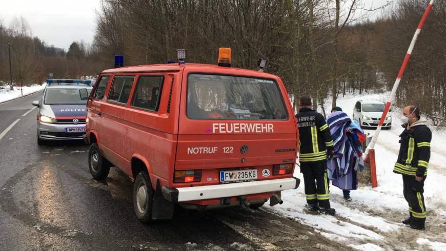 Personenrettung im verschneiten Wienerwald