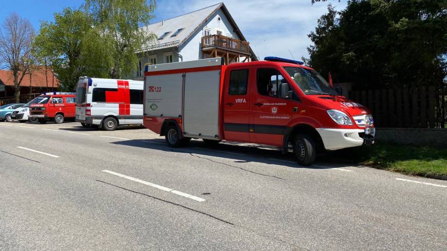Nach Sturz: Person in Notlage