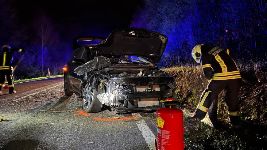 Verkehrsunfall kurz nach Mitternacht