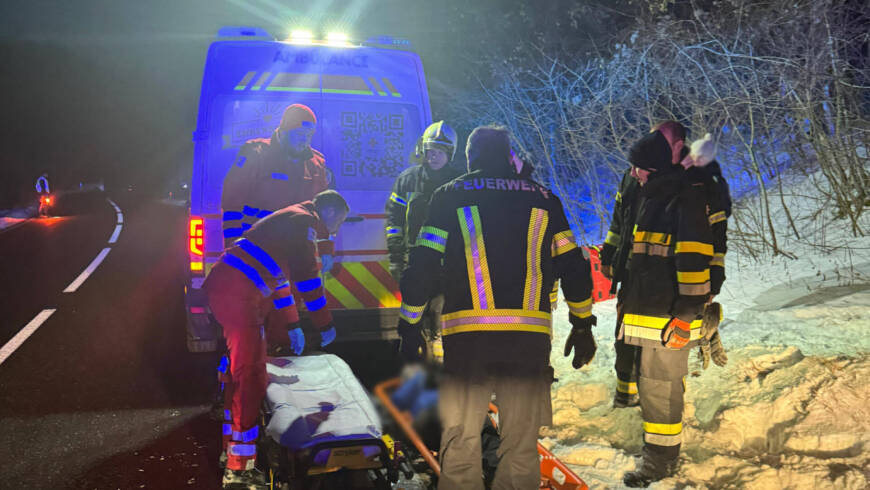 Zwei Einsätze in Folge – Tragehilfe und Fahrzeugbergung￼