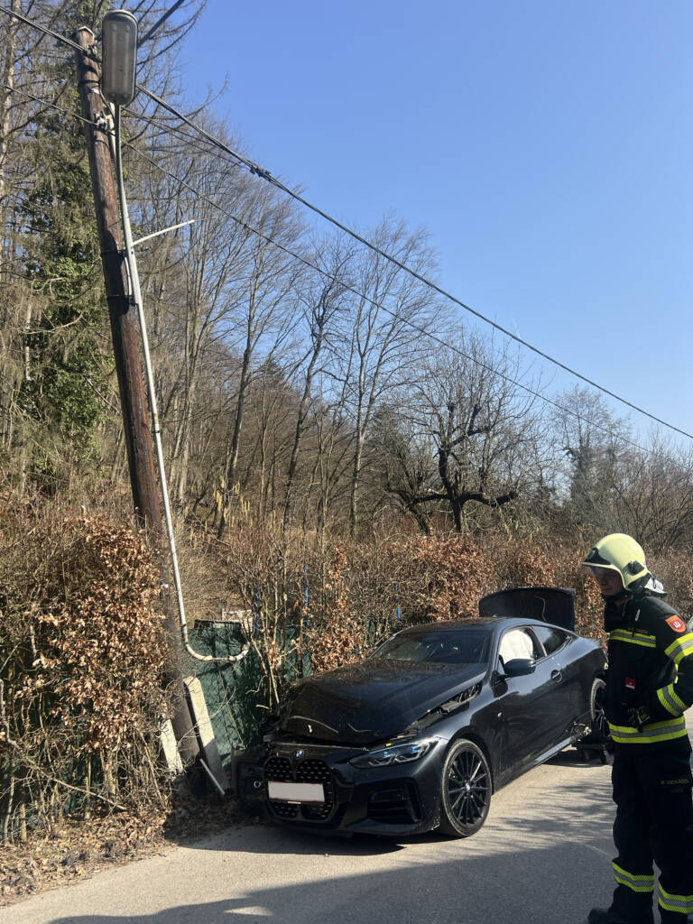 Kollision mit Telegrafenmasten